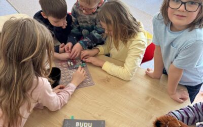Pokusy v 1.M, aneb “ budu inženýr“!
